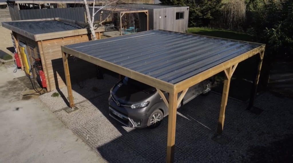 Carport pergolas en bois, récupération d'eau, gouttière